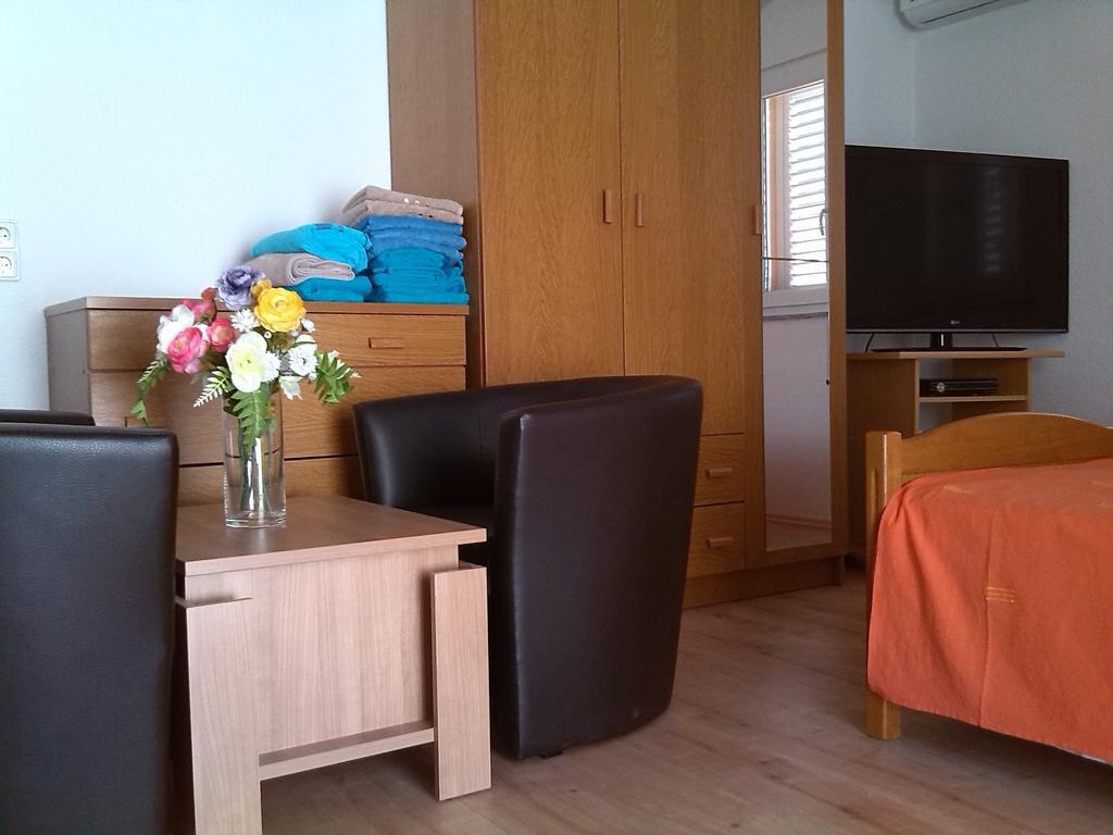 Apartments Batarilo Gornji Karin Szoba fotó