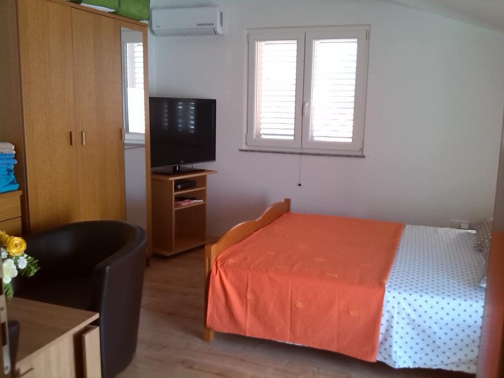Apartments Batarilo Gornji Karin Szoba fotó