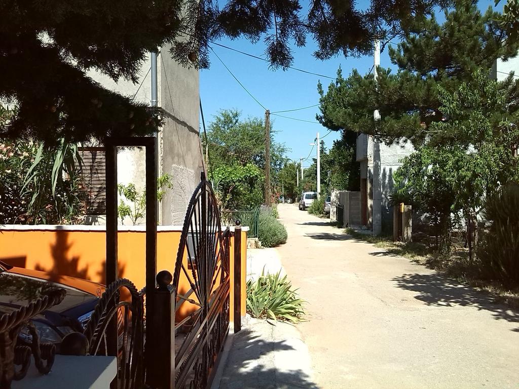 Apartments Batarilo Gornji Karin Kültér fotó